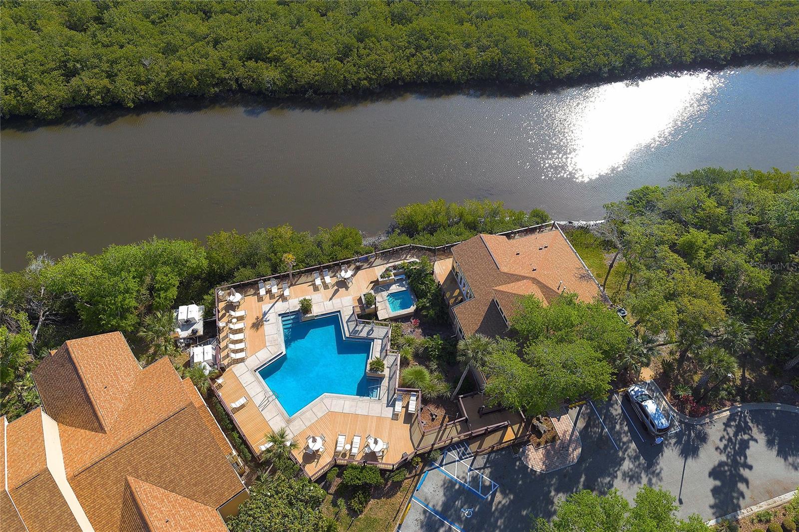 Image 21 of 22 For 1401 Palmetto Avenue 211