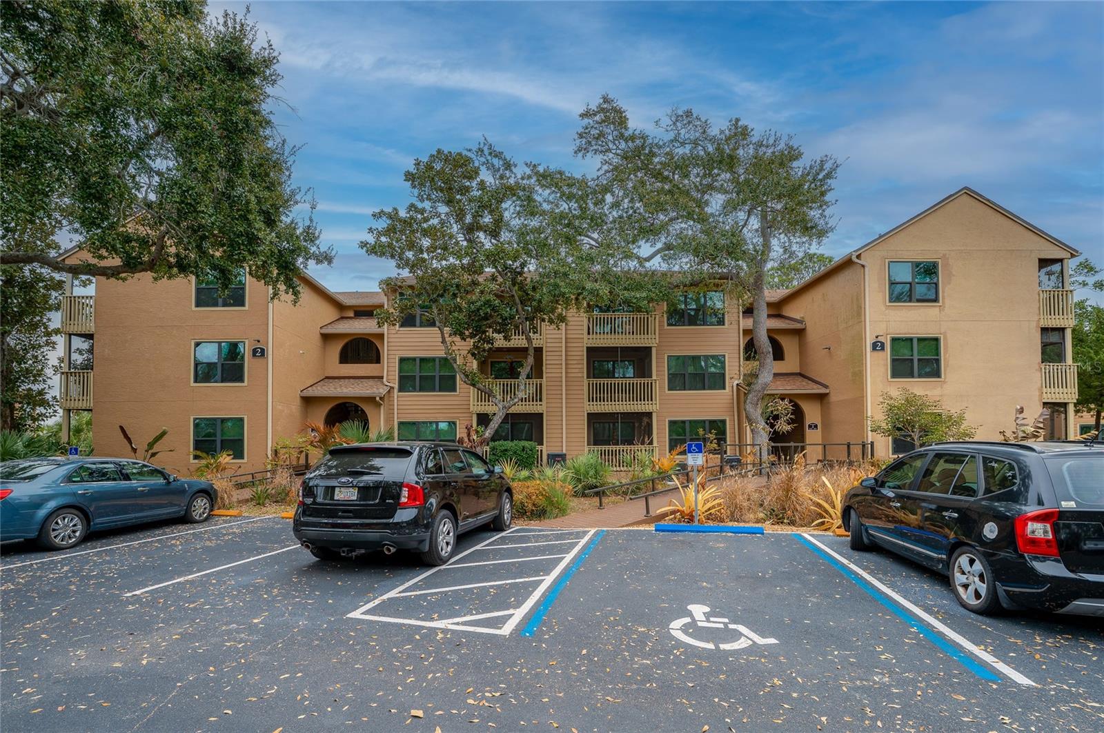 Image 3 of 22 For 1401 Palmetto Avenue 211