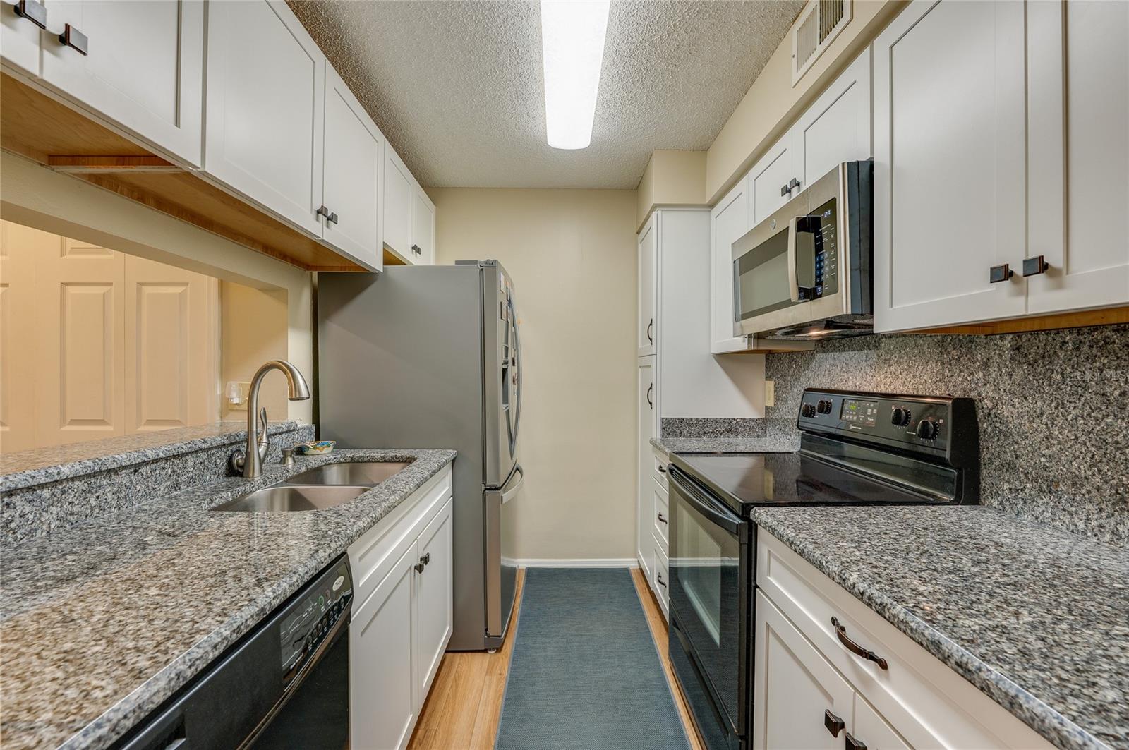 Image 7 of 22 For 1401 Palmetto Avenue 211