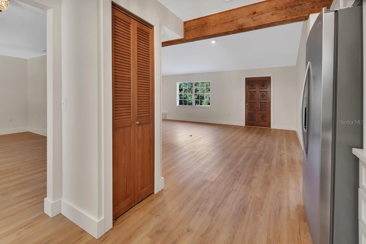 Image 19 of 51 For 570 Cass Street