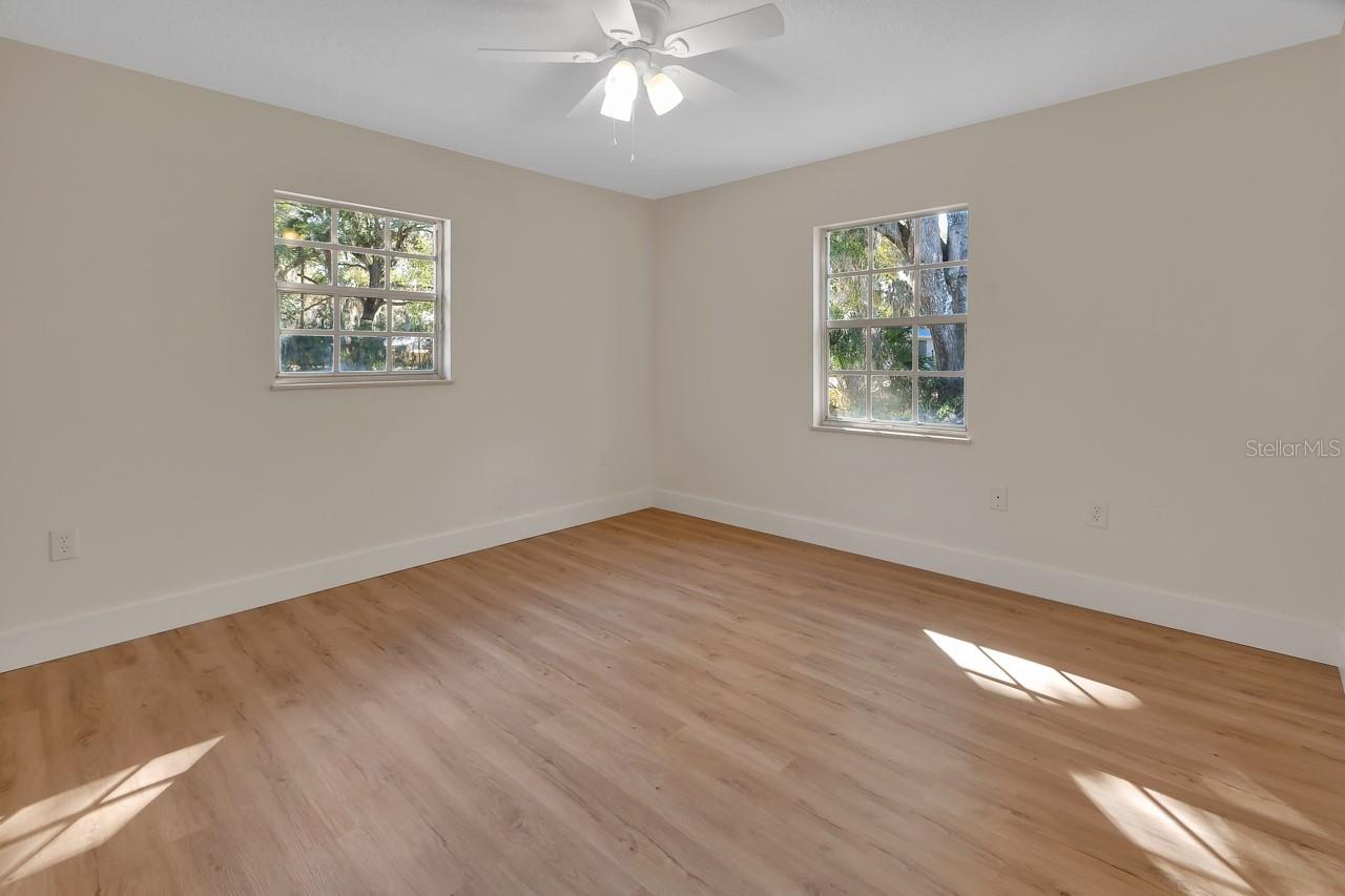 Image 26 of 51 For 570 Cass Street