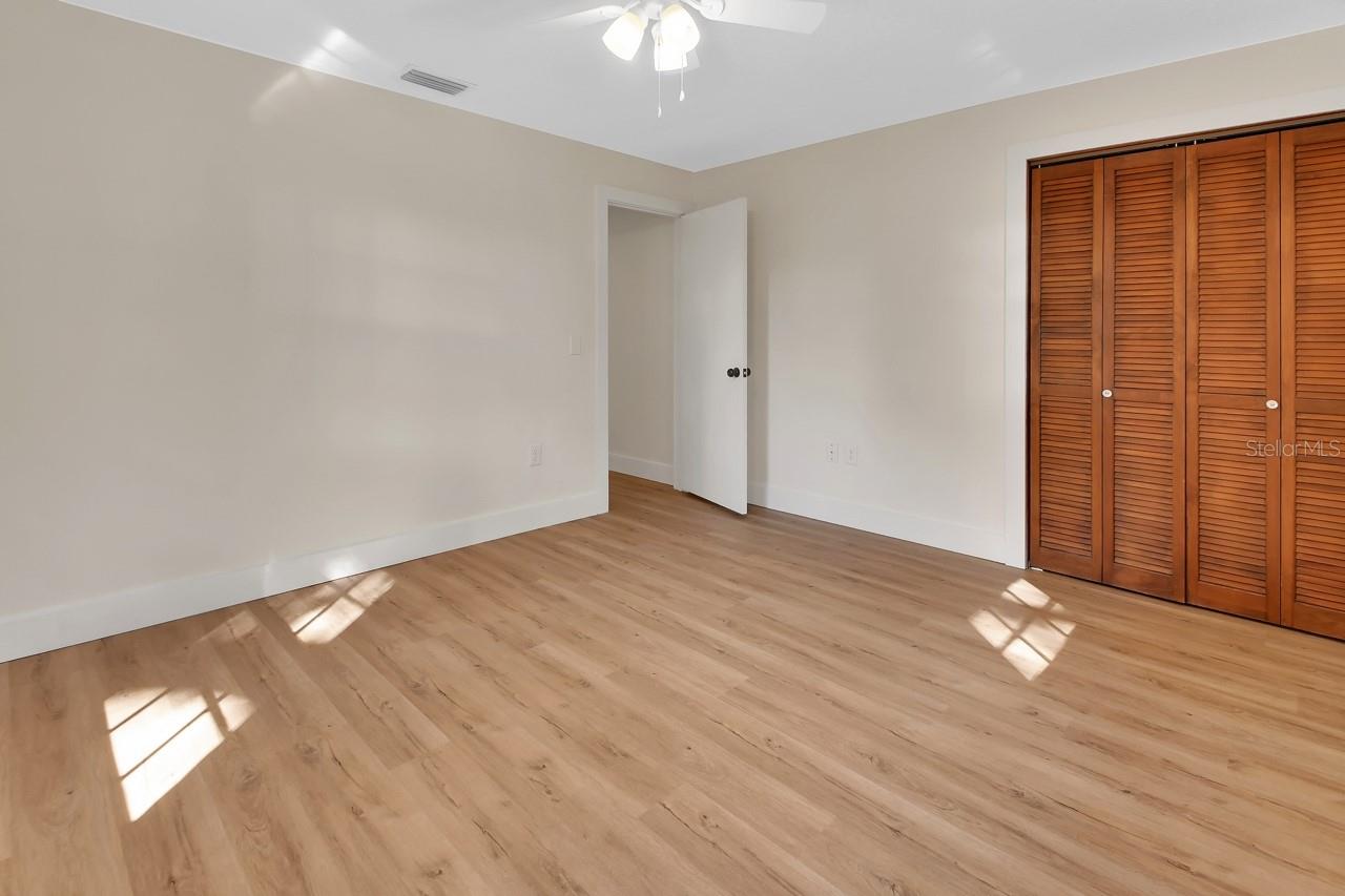 Image 27 of 51 For 570 Cass Street