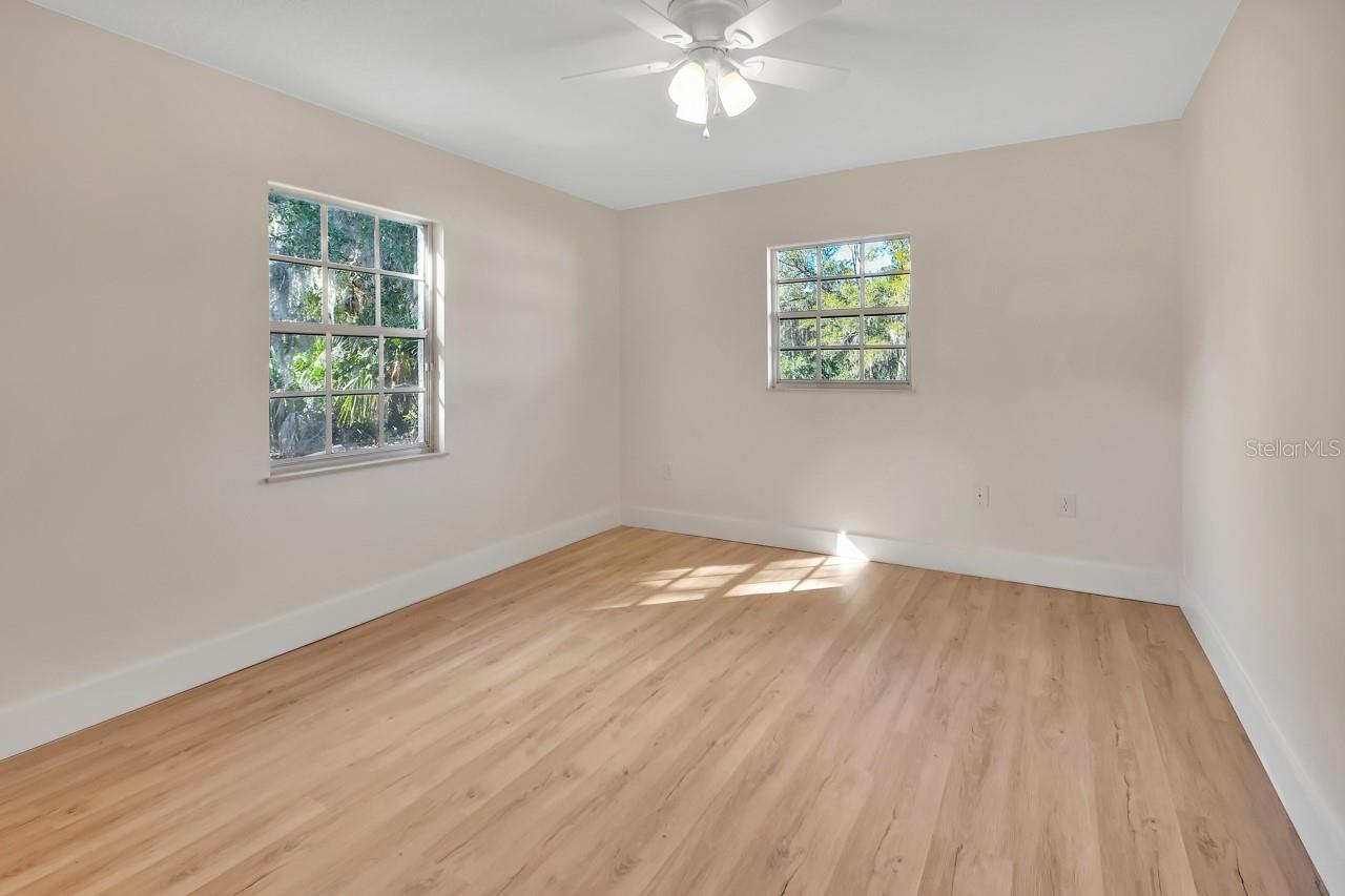 Image 30 of 51 For 570 Cass Street