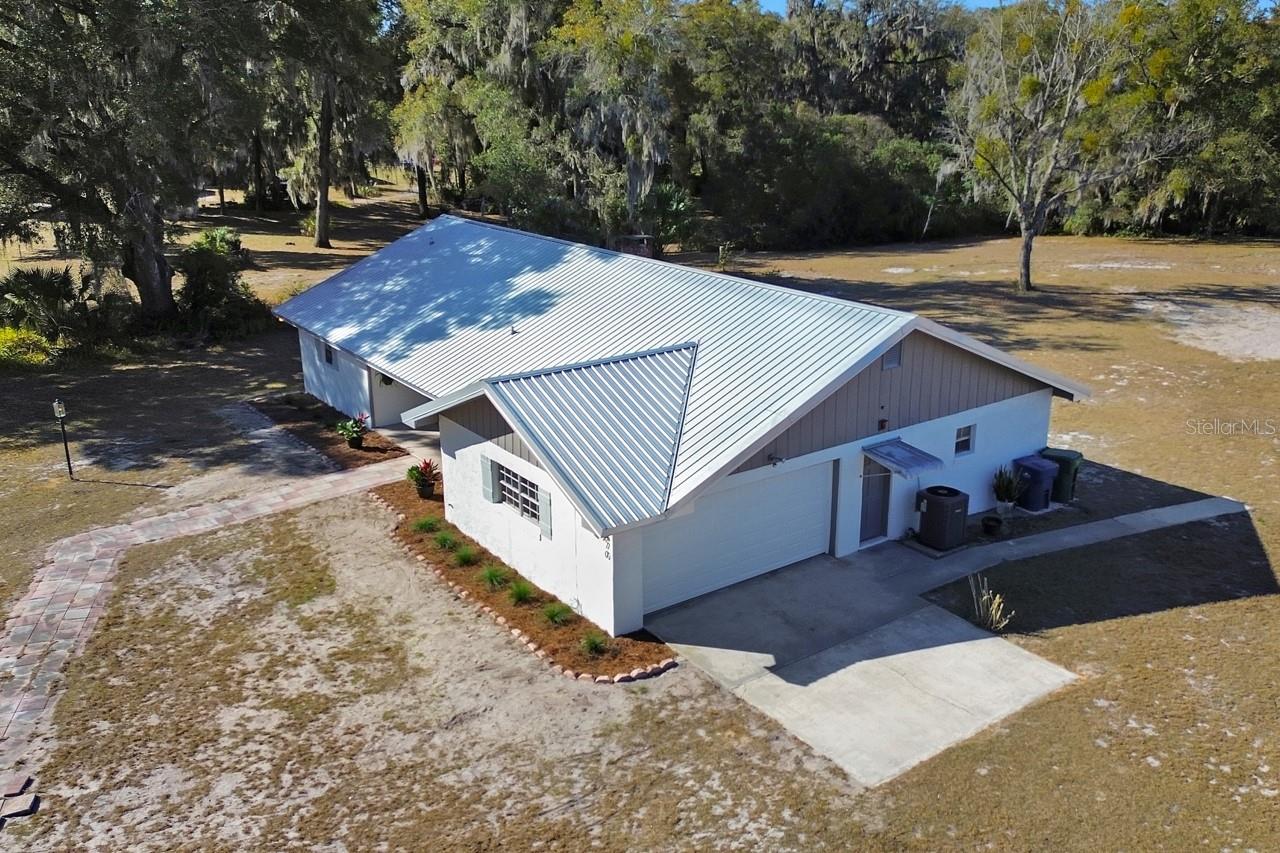 Image 42 of 51 For 570 Cass Street