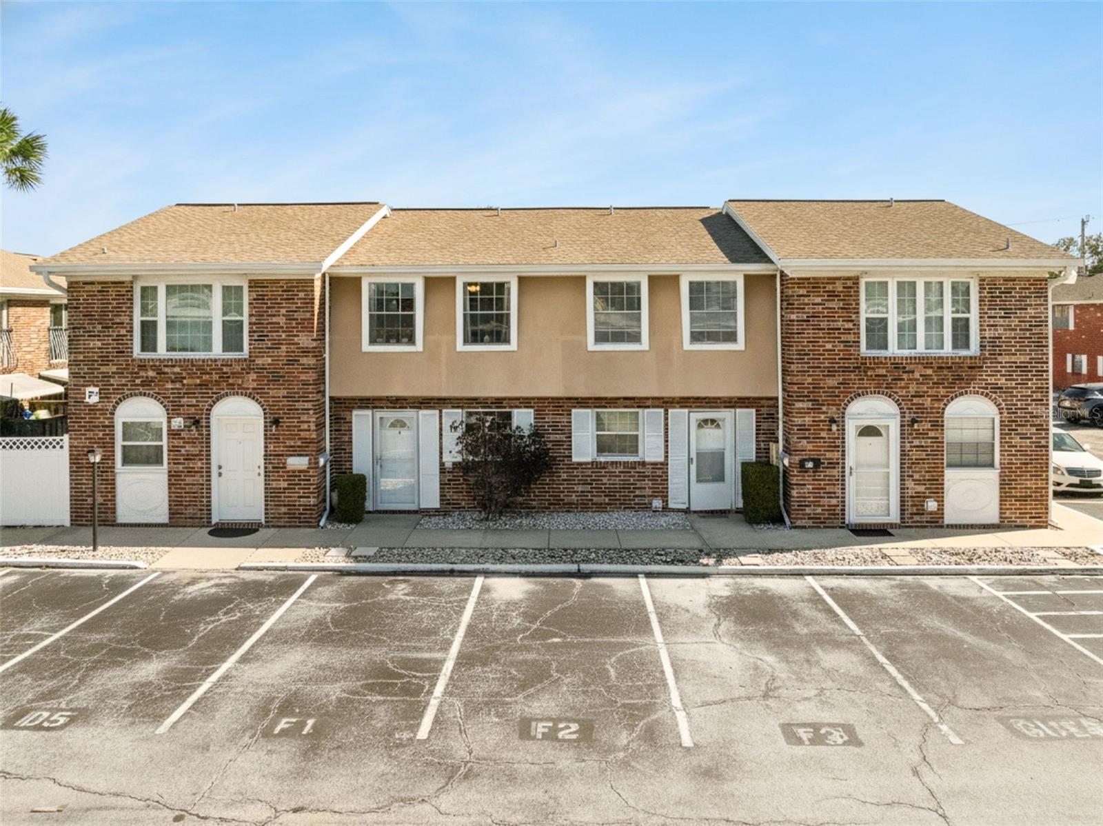 Image 2 of 22 For 2200 Palmetto Avenue F020