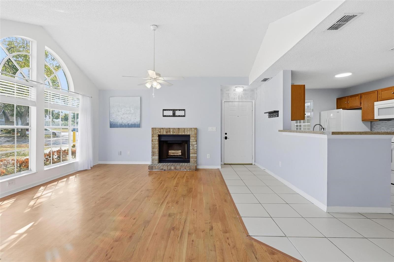 Image 10 of 60 For 966 Helmsley Court 100