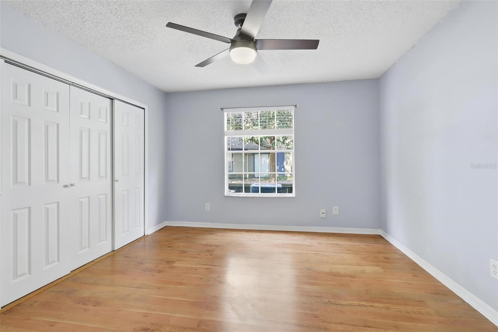 Image 23 of 60 For 966 Helmsley Court 100