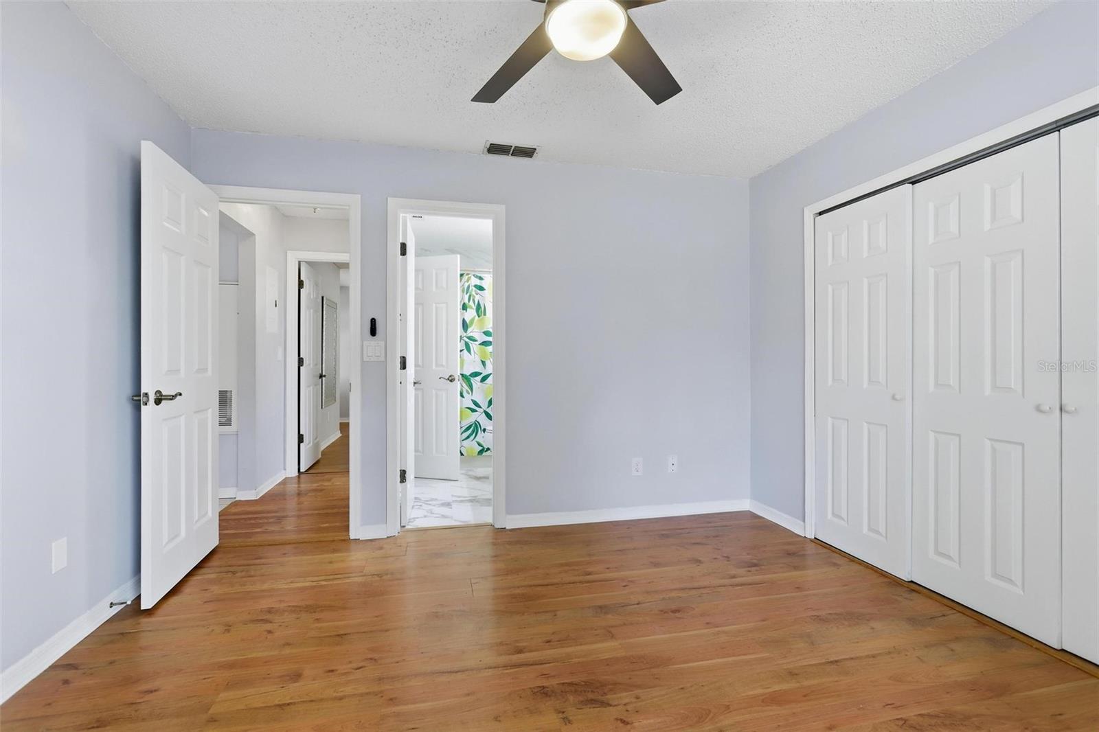 Image 24 of 60 For 966 Helmsley Court 100