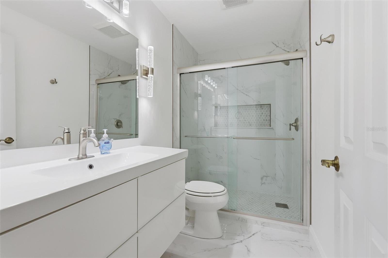 Image 29 of 60 For 966 Helmsley Court 100