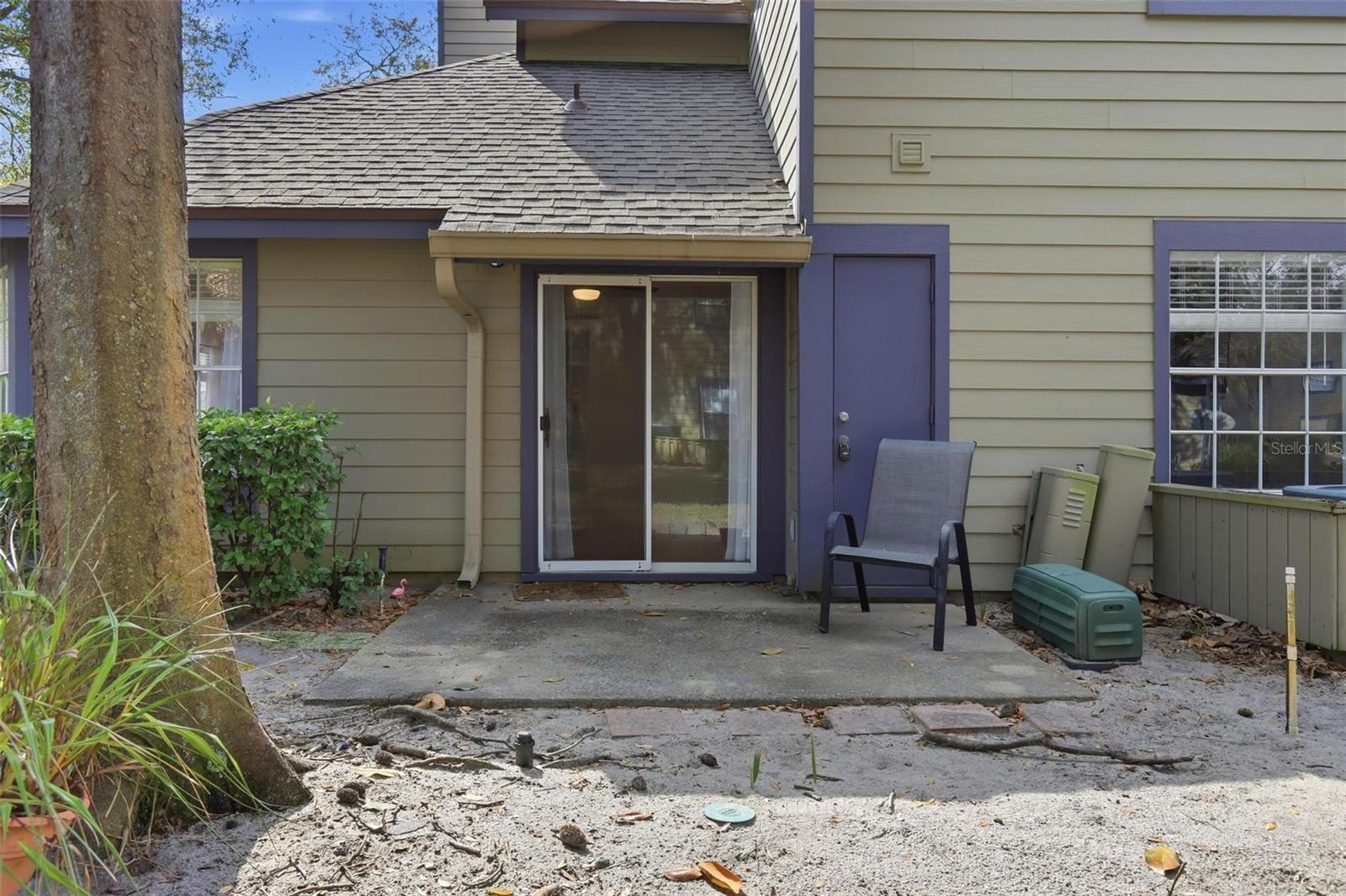 Image 33 of 60 For 966 Helmsley Court 100