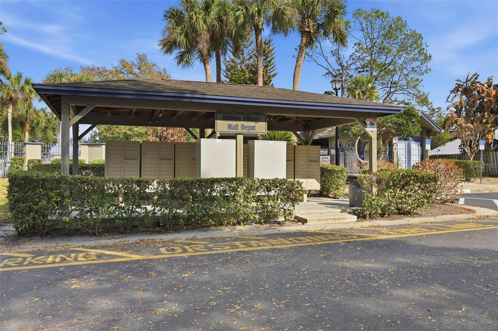 Image 38 of 60 For 966 Helmsley Court 100