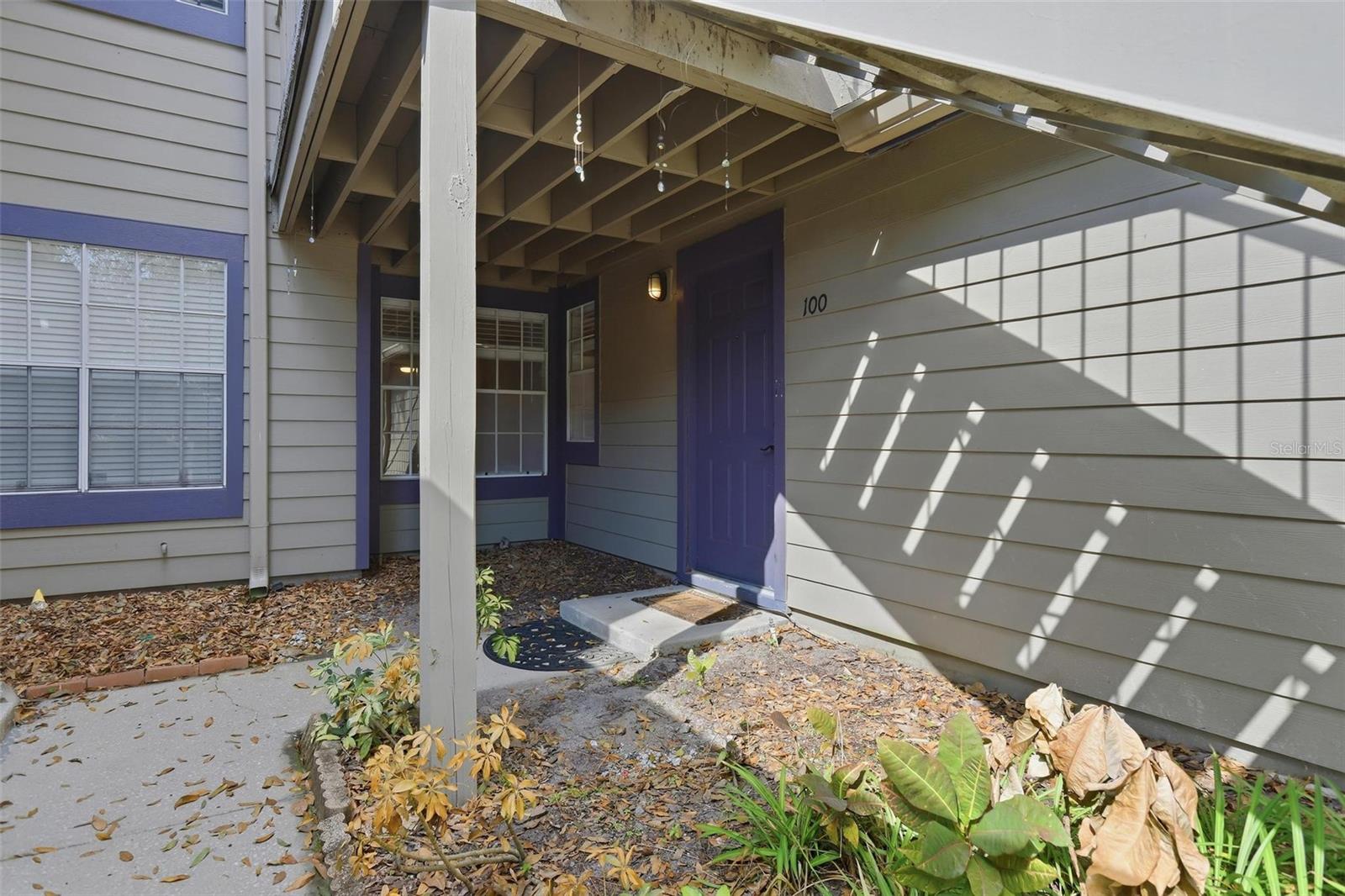 Image 5 of 60 For 966 Helmsley Court 100