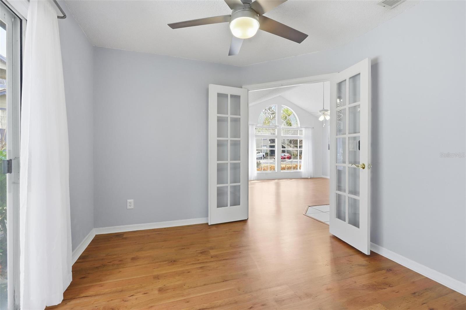 Image 8 of 60 For 966 Helmsley Court 100