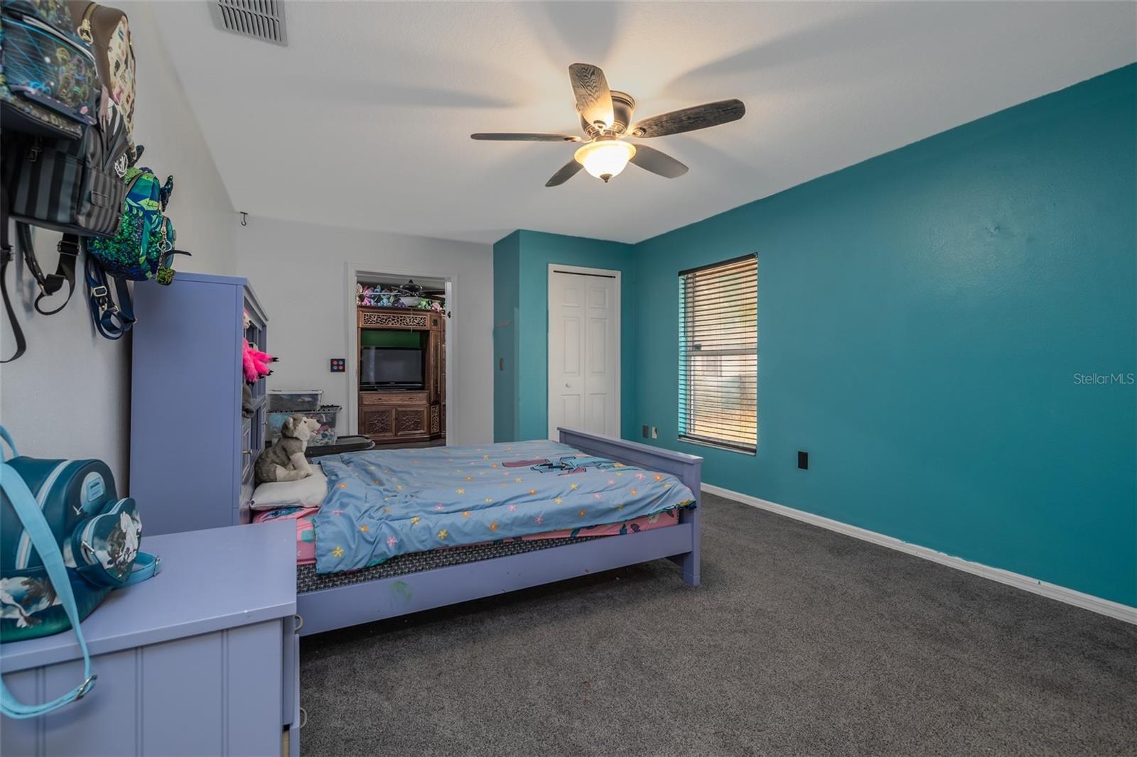 Listing photo id 13 for 420 Pineapple Street