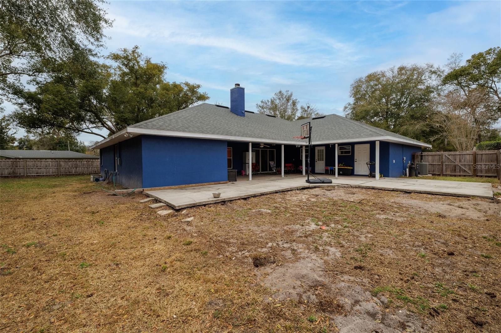 Listing photo id 30 for 420 Pineapple Street