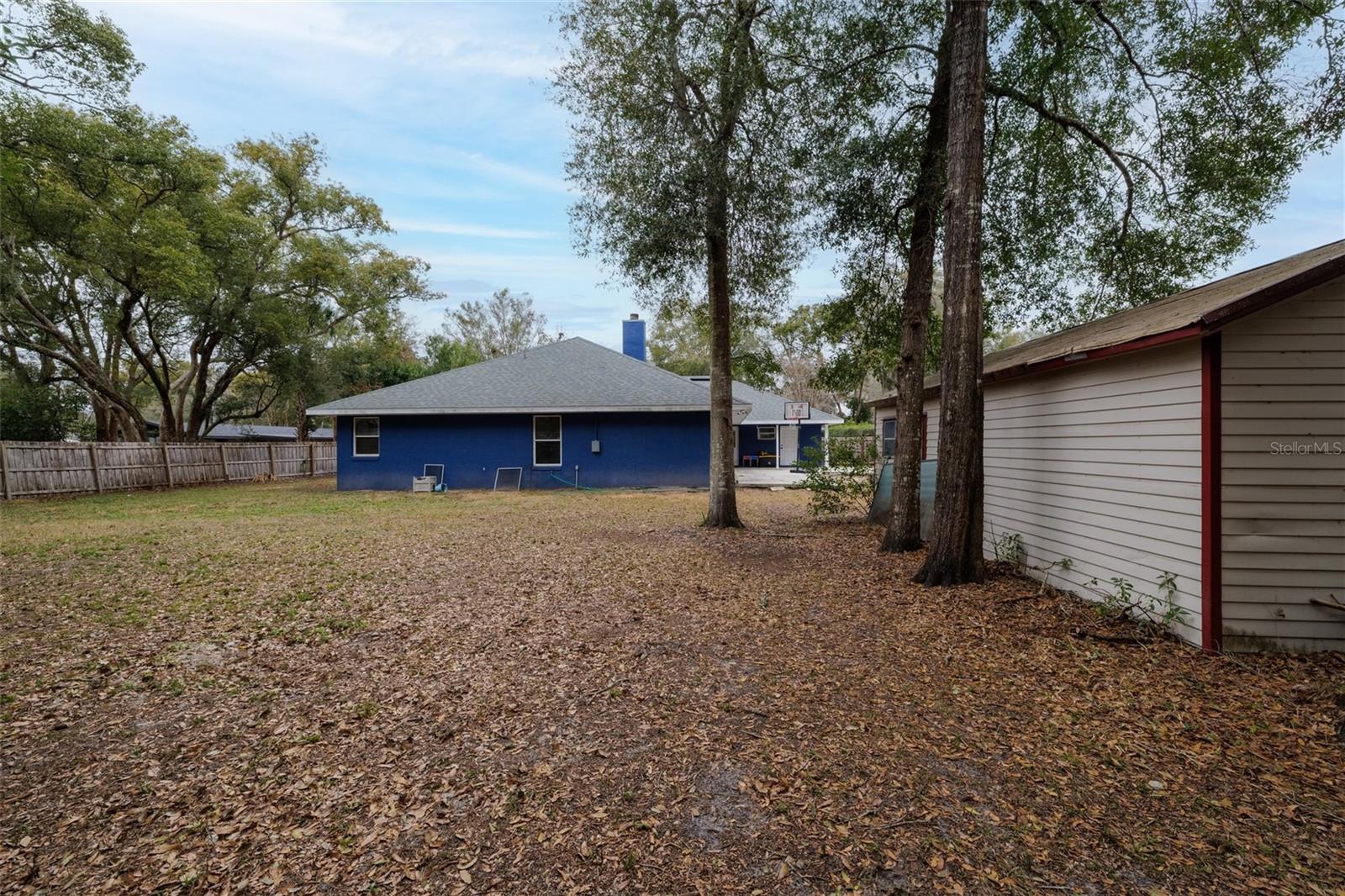 Listing photo id 32 for 420 Pineapple Street