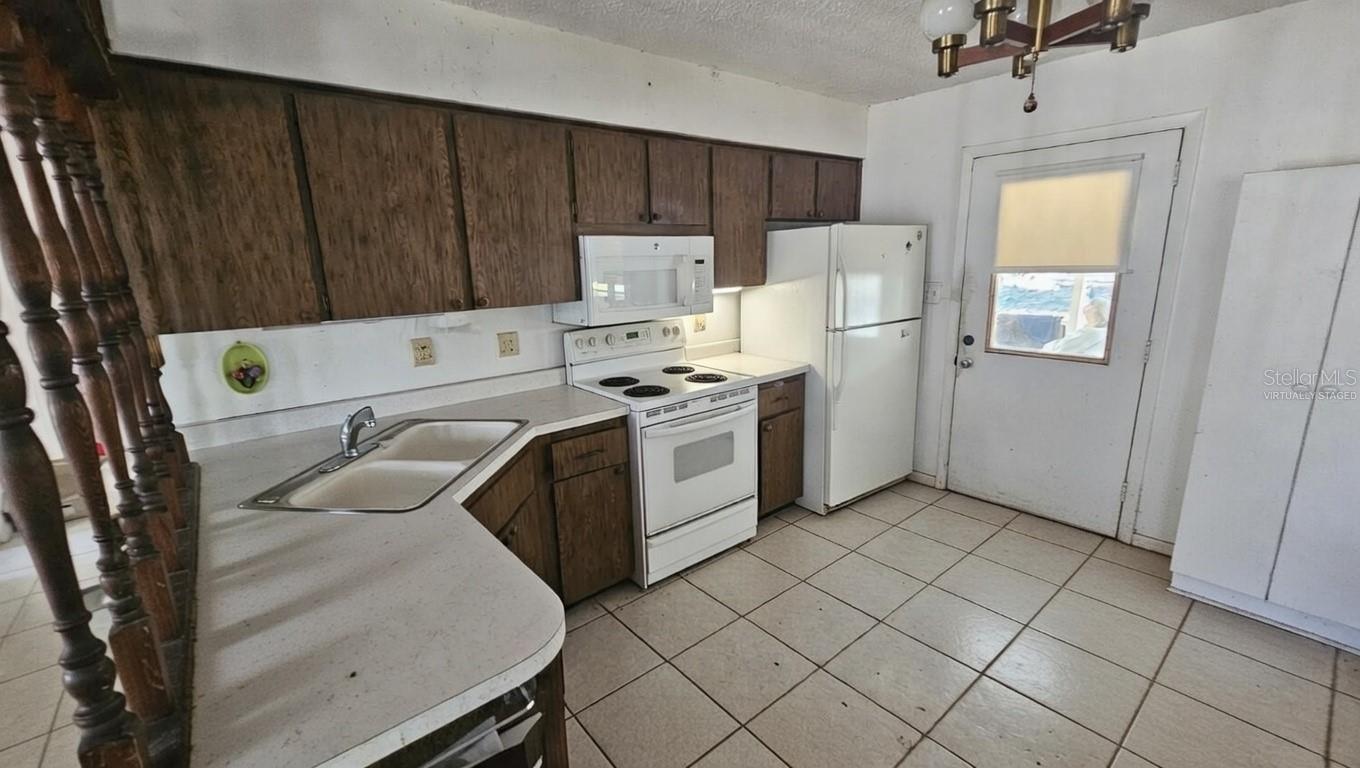 Image 9 of 39 For 43734 West Lane