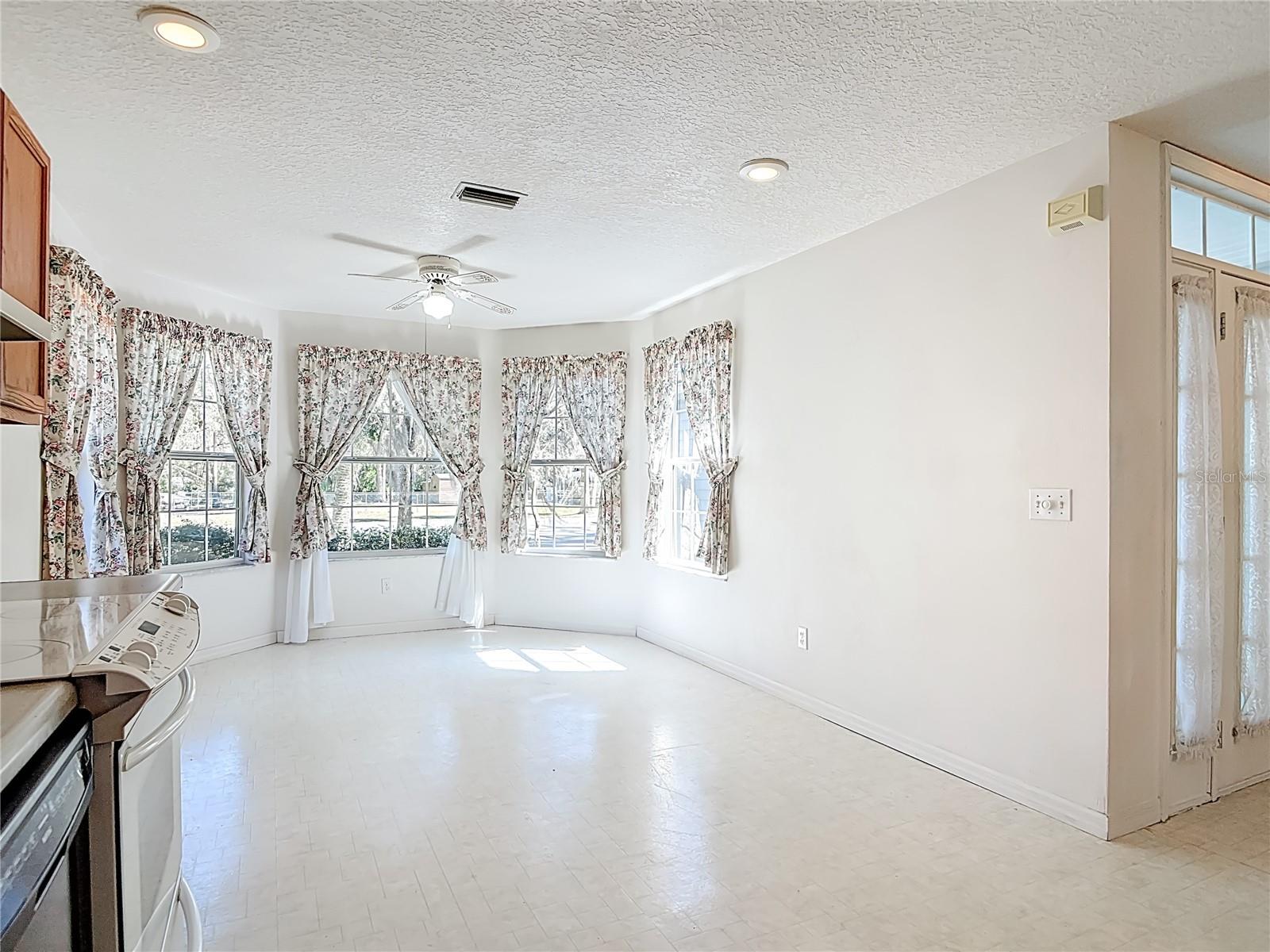 Image 14 of 63 For 1606 Center Street