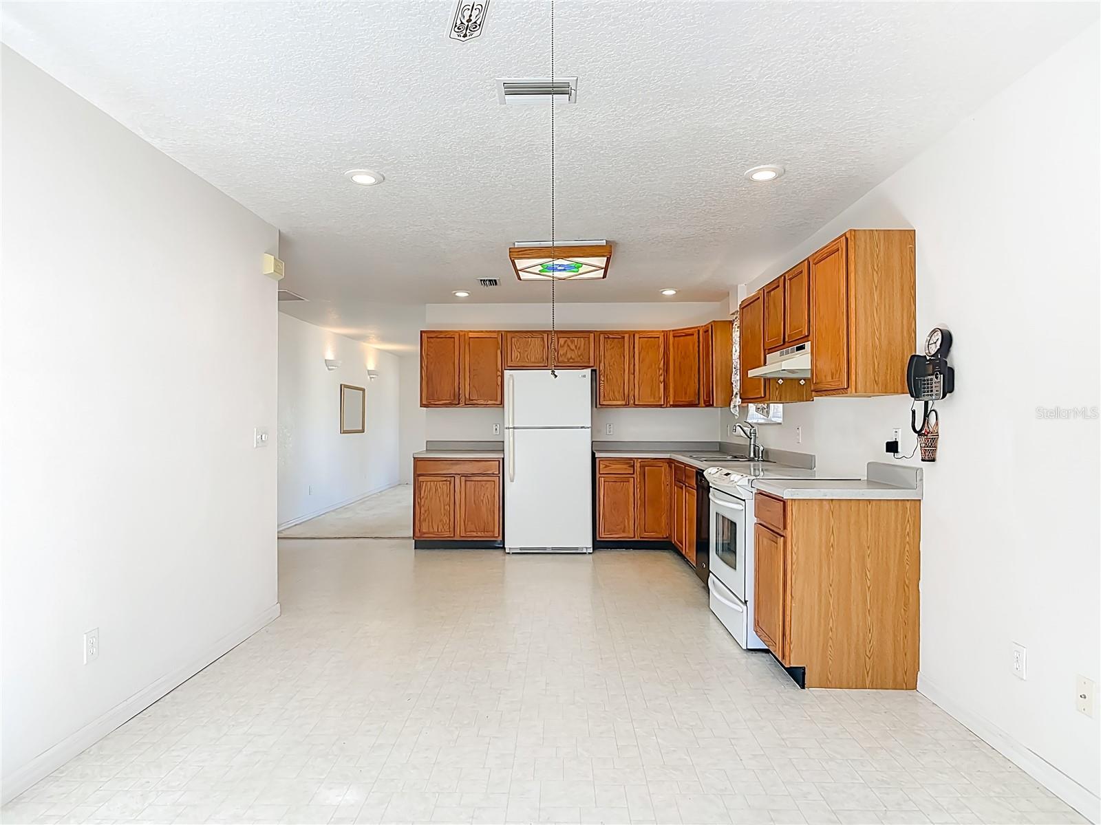 Image 15 of 63 For 1606 Center Street