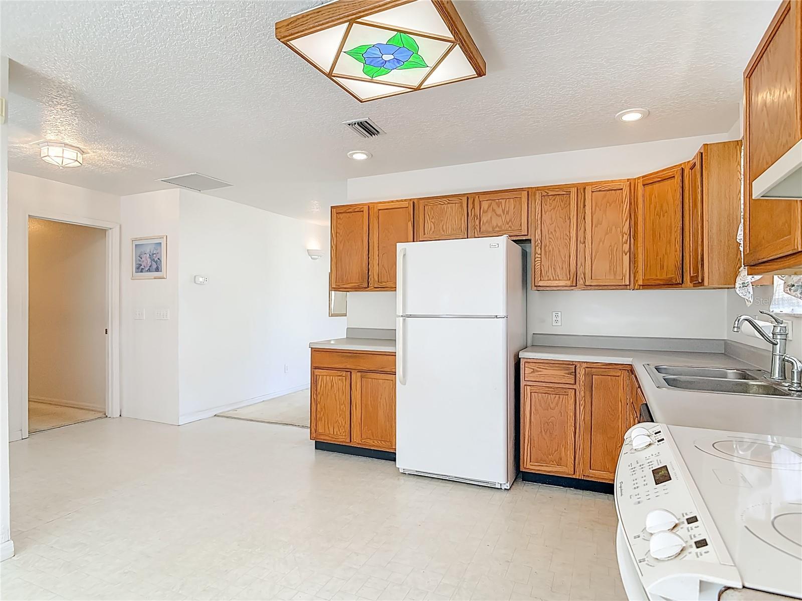 Image 16 of 63 For 1606 Center Street