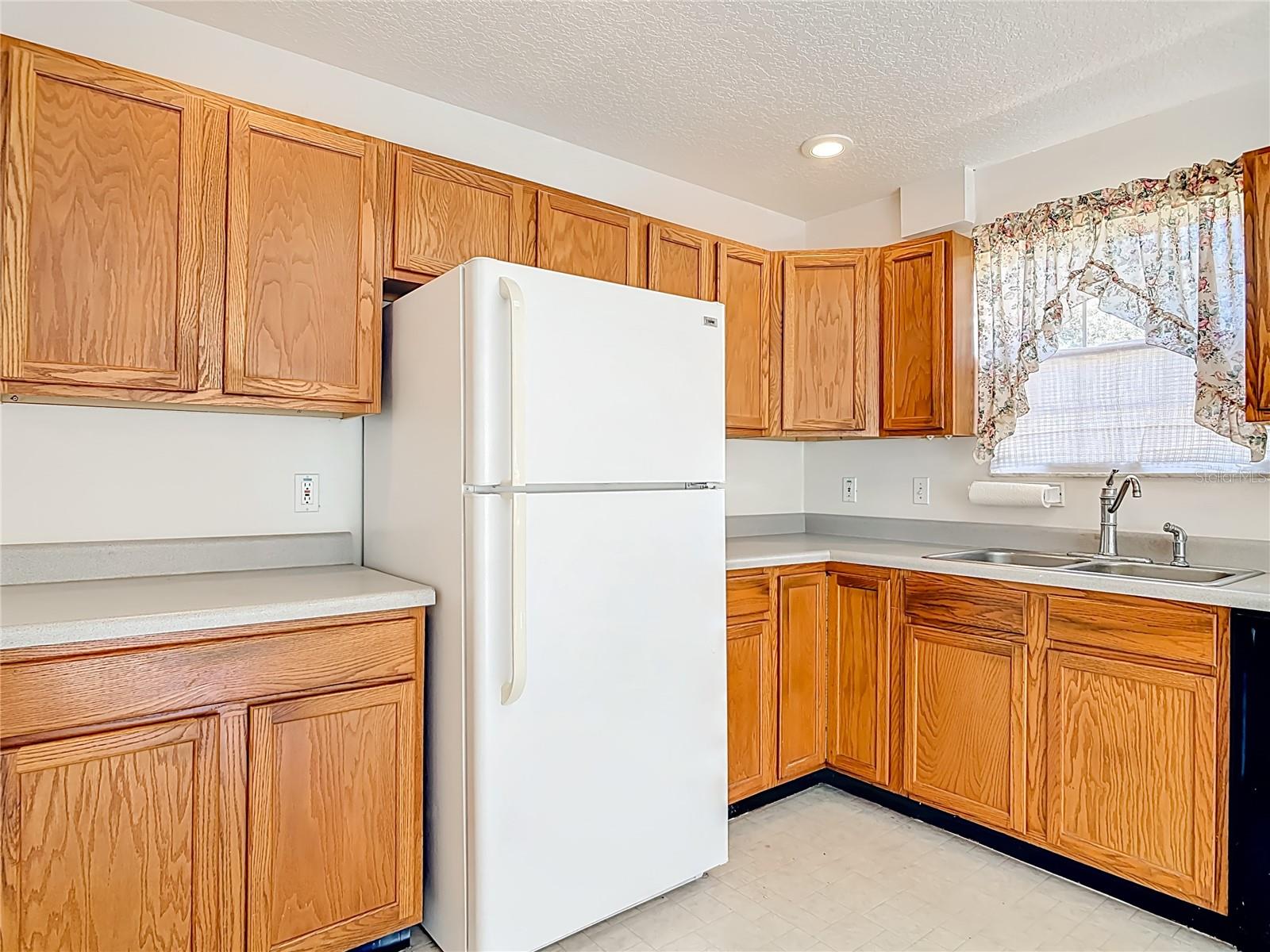 Image 19 of 63 For 1606 Center Street