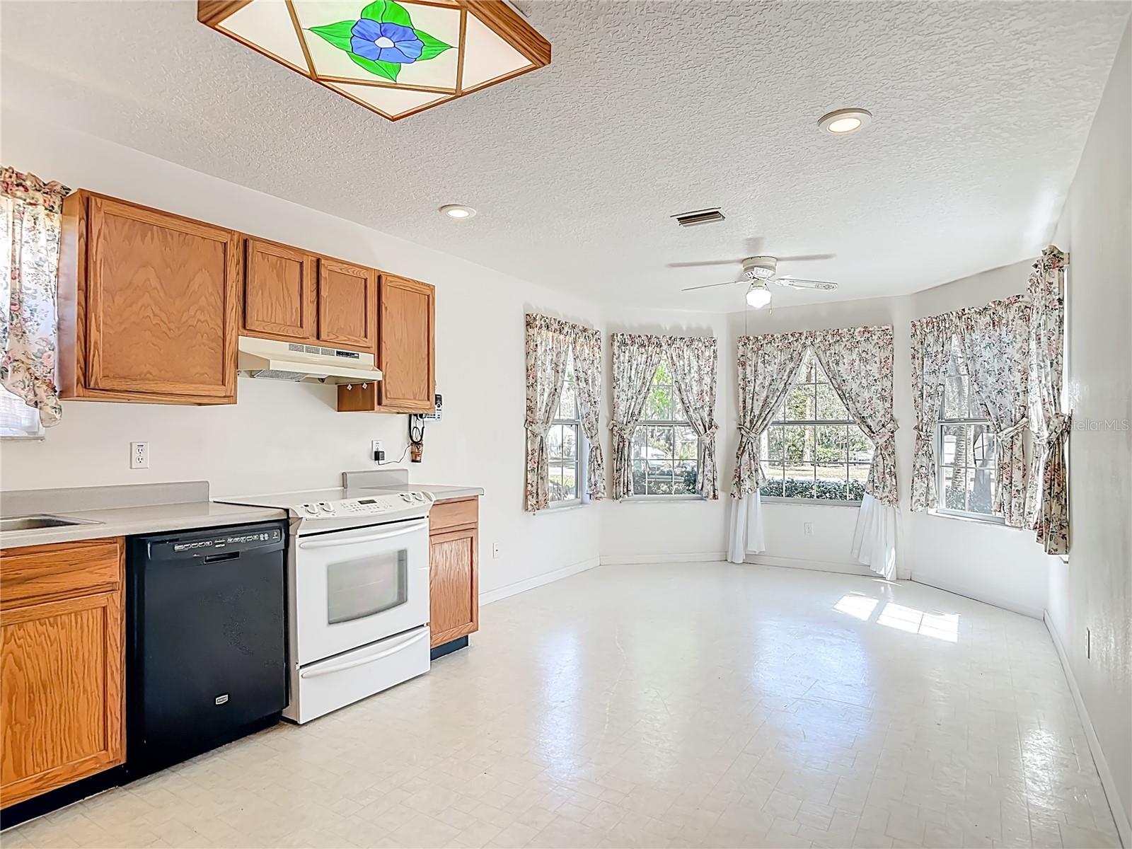 Image 20 of 63 For 1606 Center Street