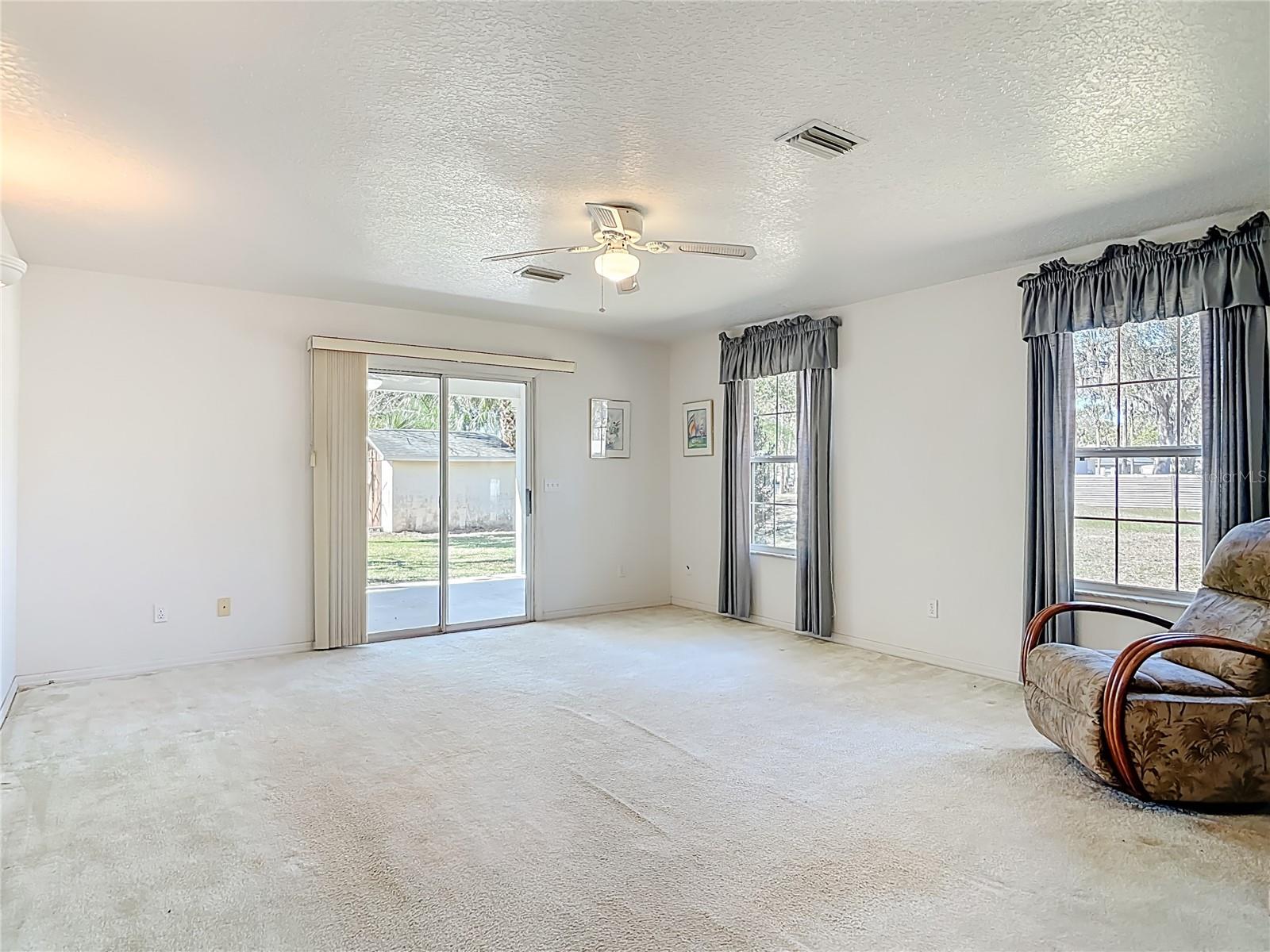 Image 23 of 63 For 1606 Center Street