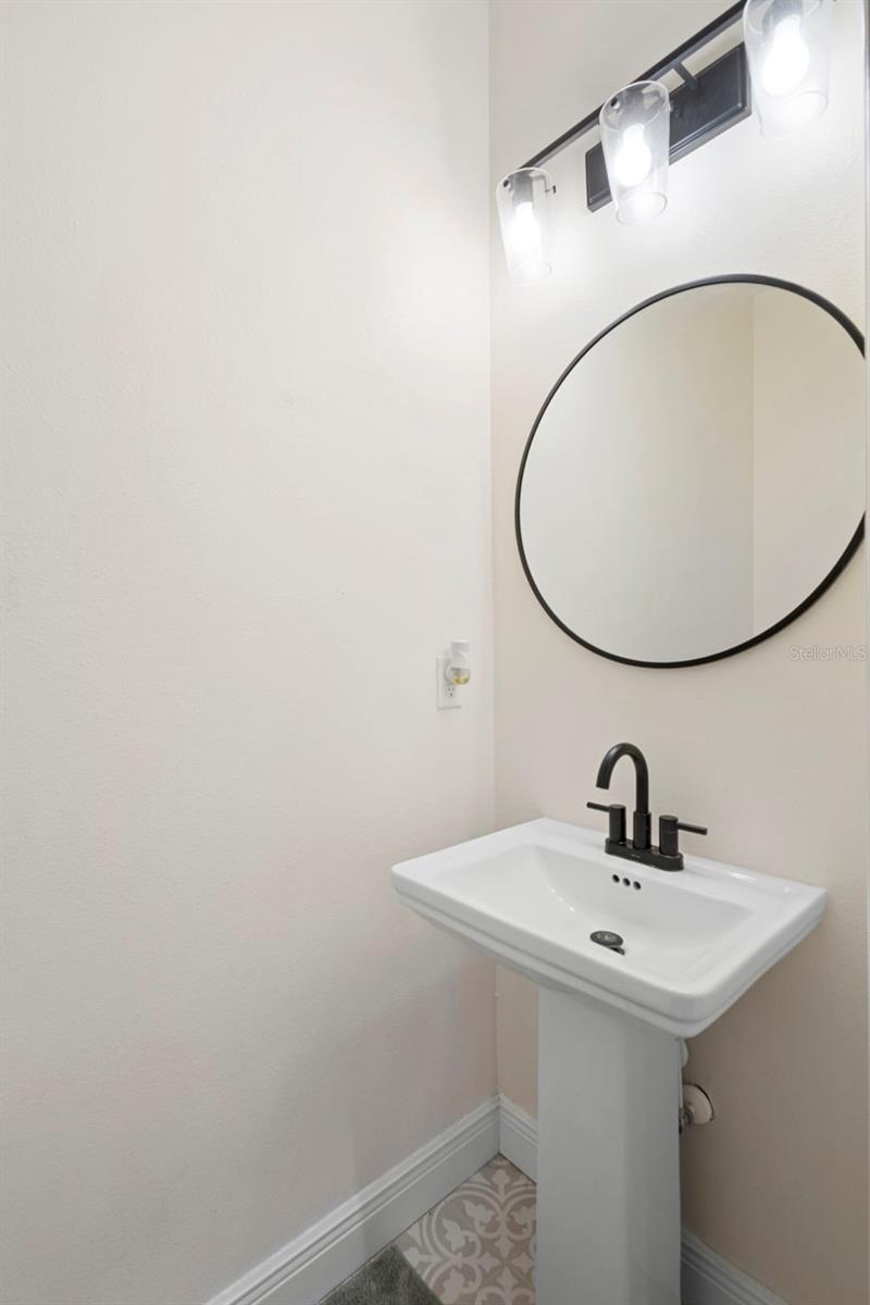 Image 12 of 24 For 104 Stone Street