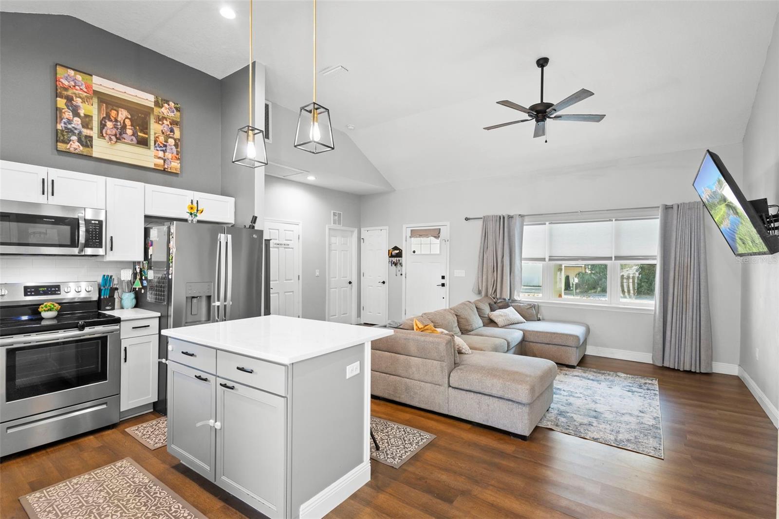 Image 4 of 24 For 104 Stone Street