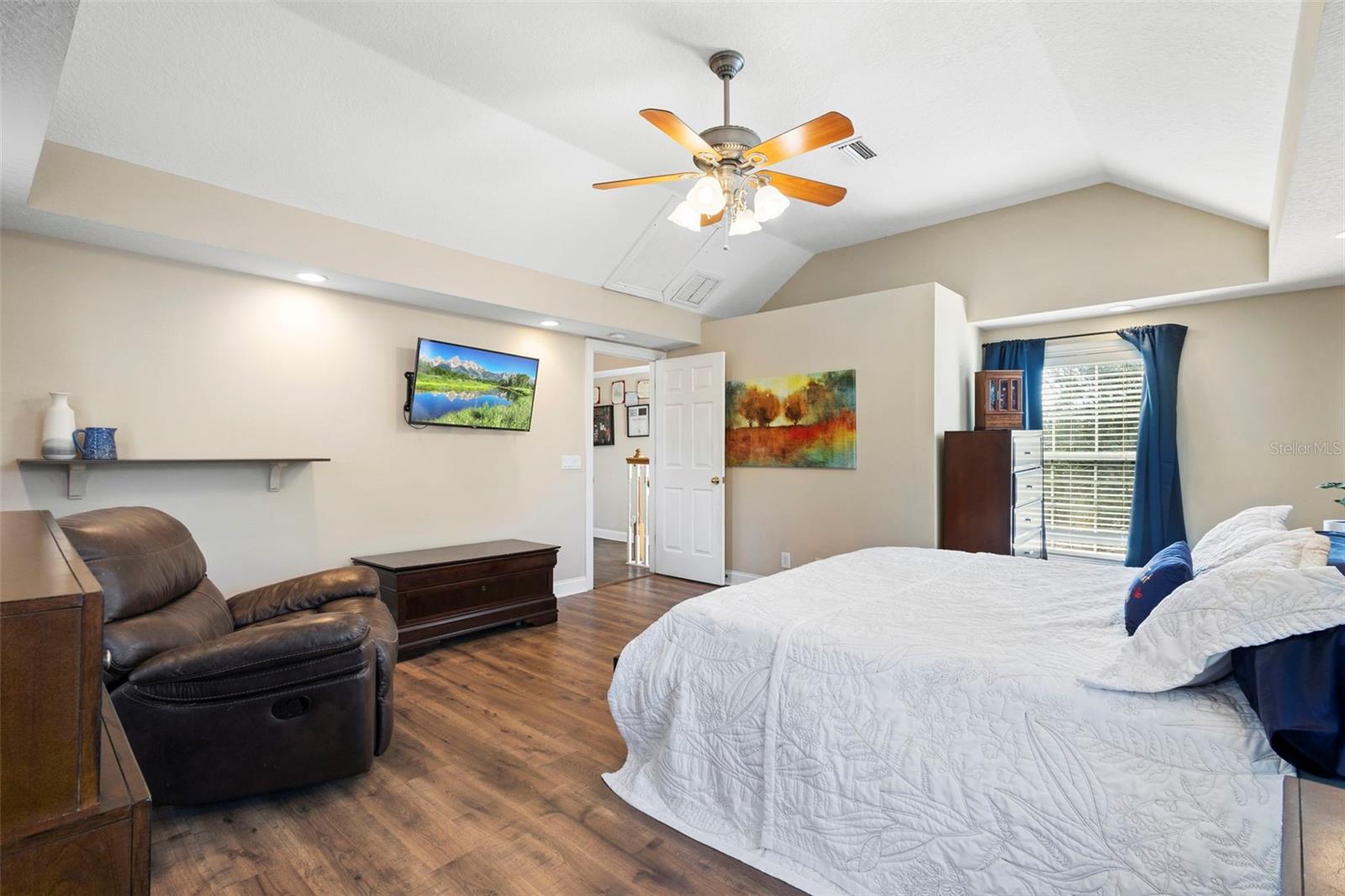 Image 31 of 52 For 310 Holly Avenue