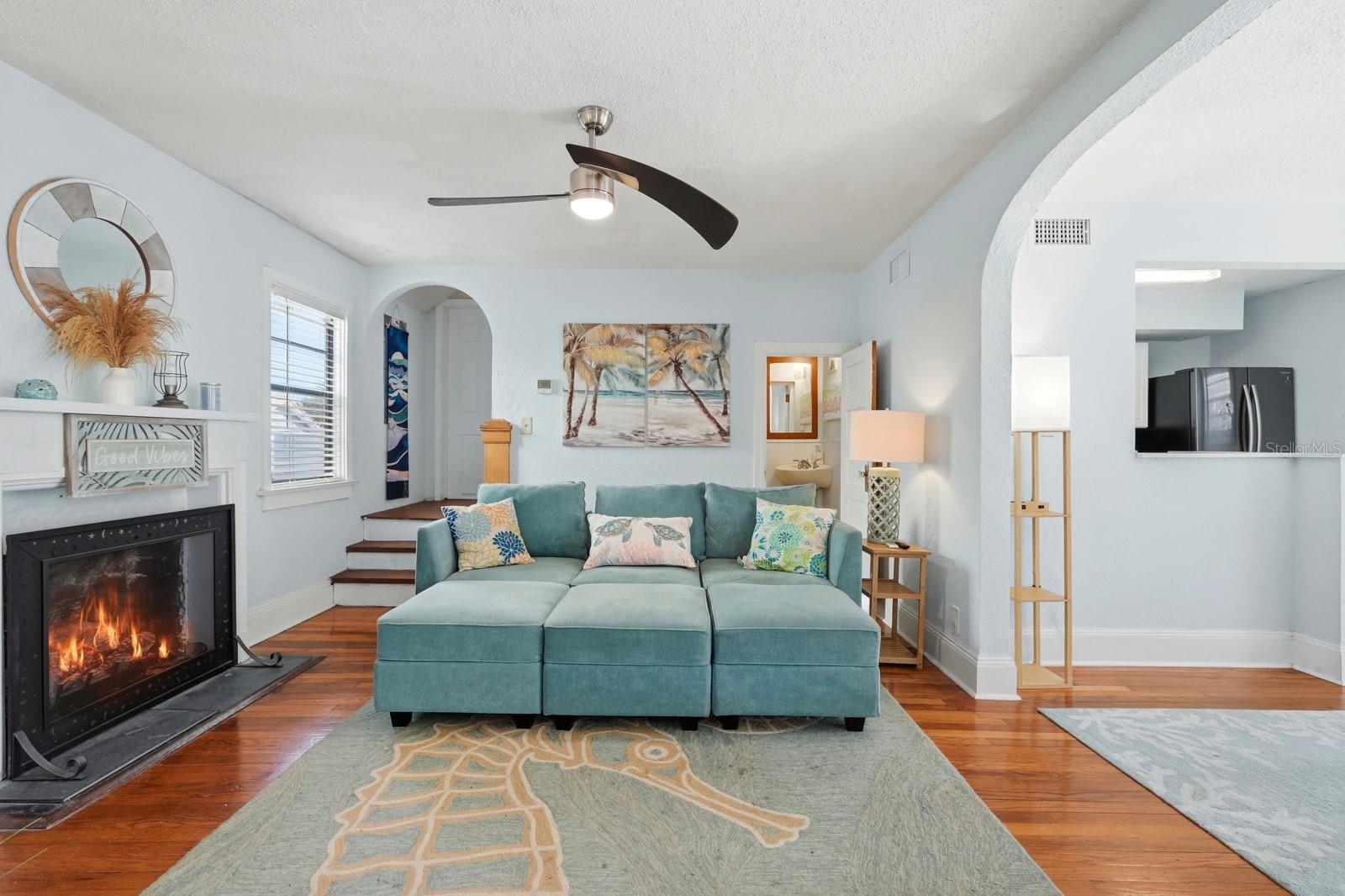 Image 10 of 42 For 7 Clarendon Court