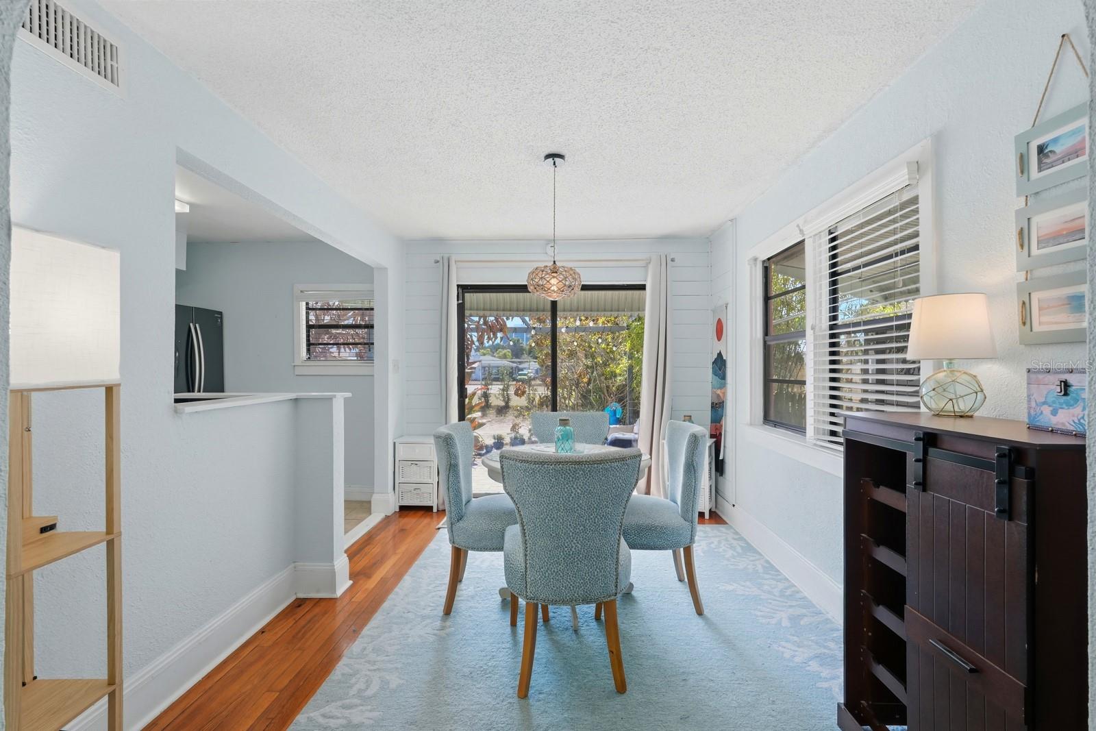 Image 13 of 42 For 7 Clarendon Court