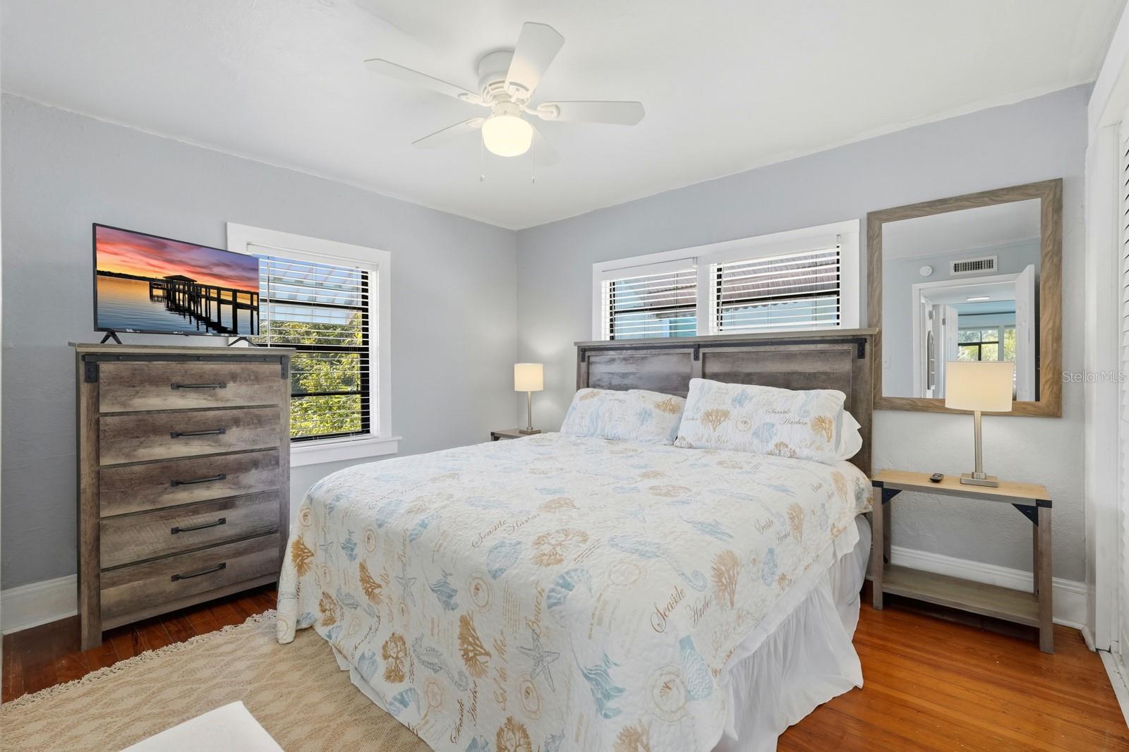 Image 19 of 42 For 7 Clarendon Court