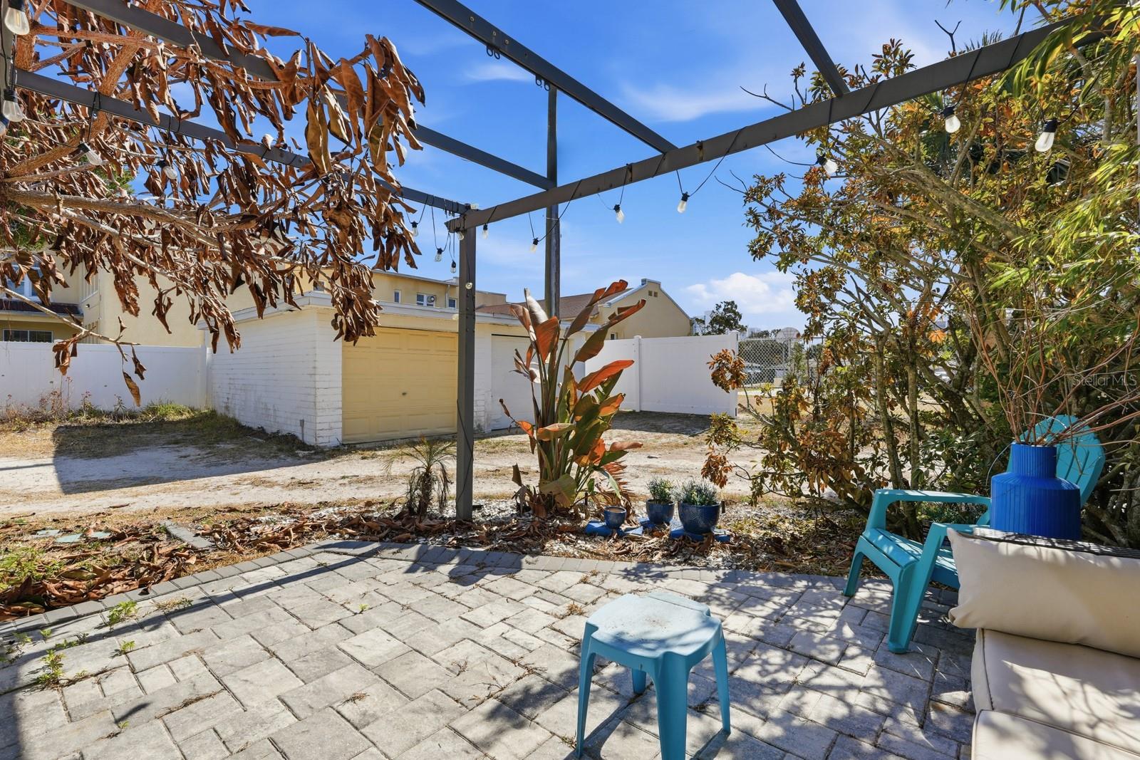 Image 21 of 42 For 7 Clarendon Court