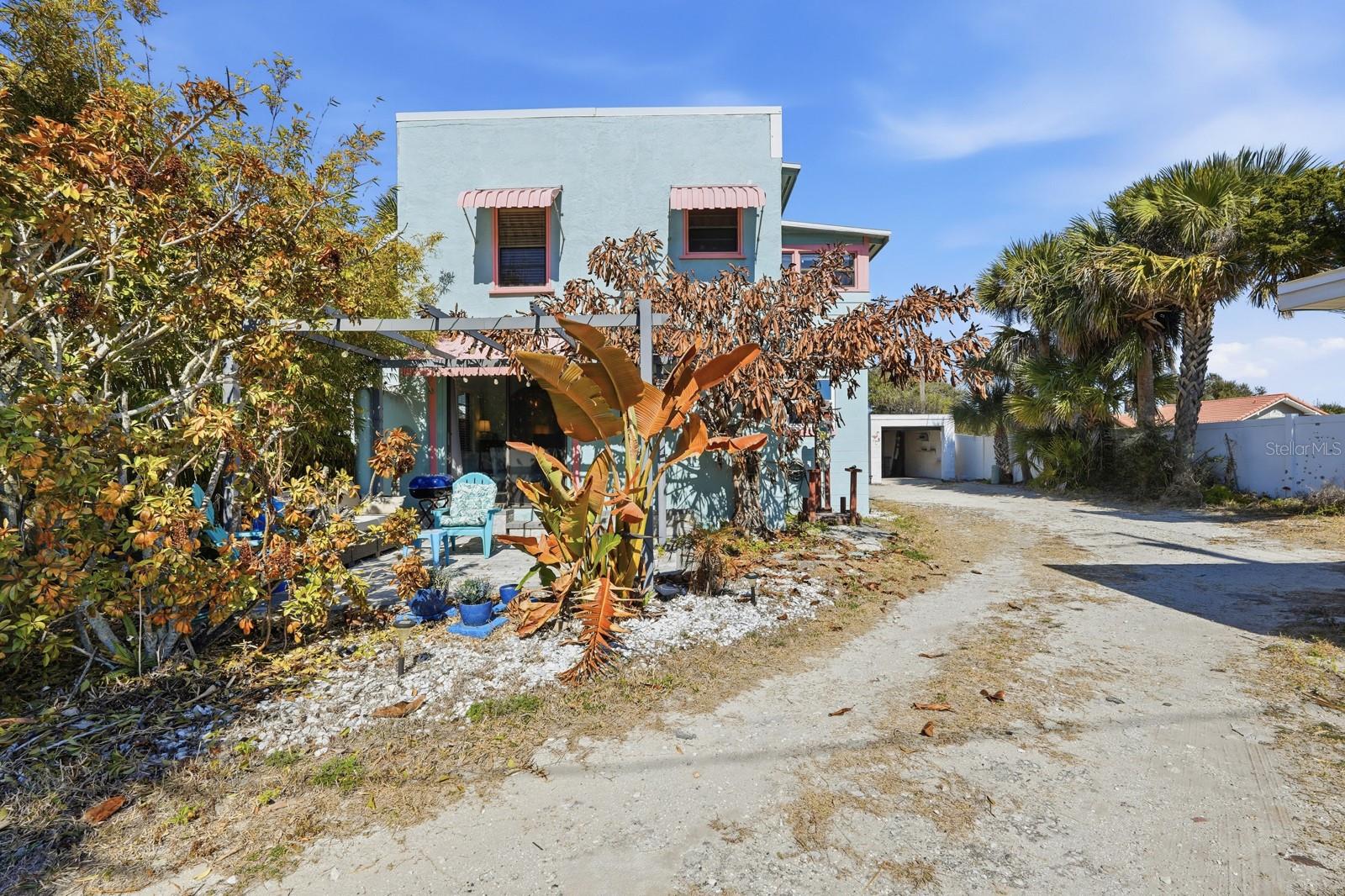 Image 25 of 42 For 7 Clarendon Court