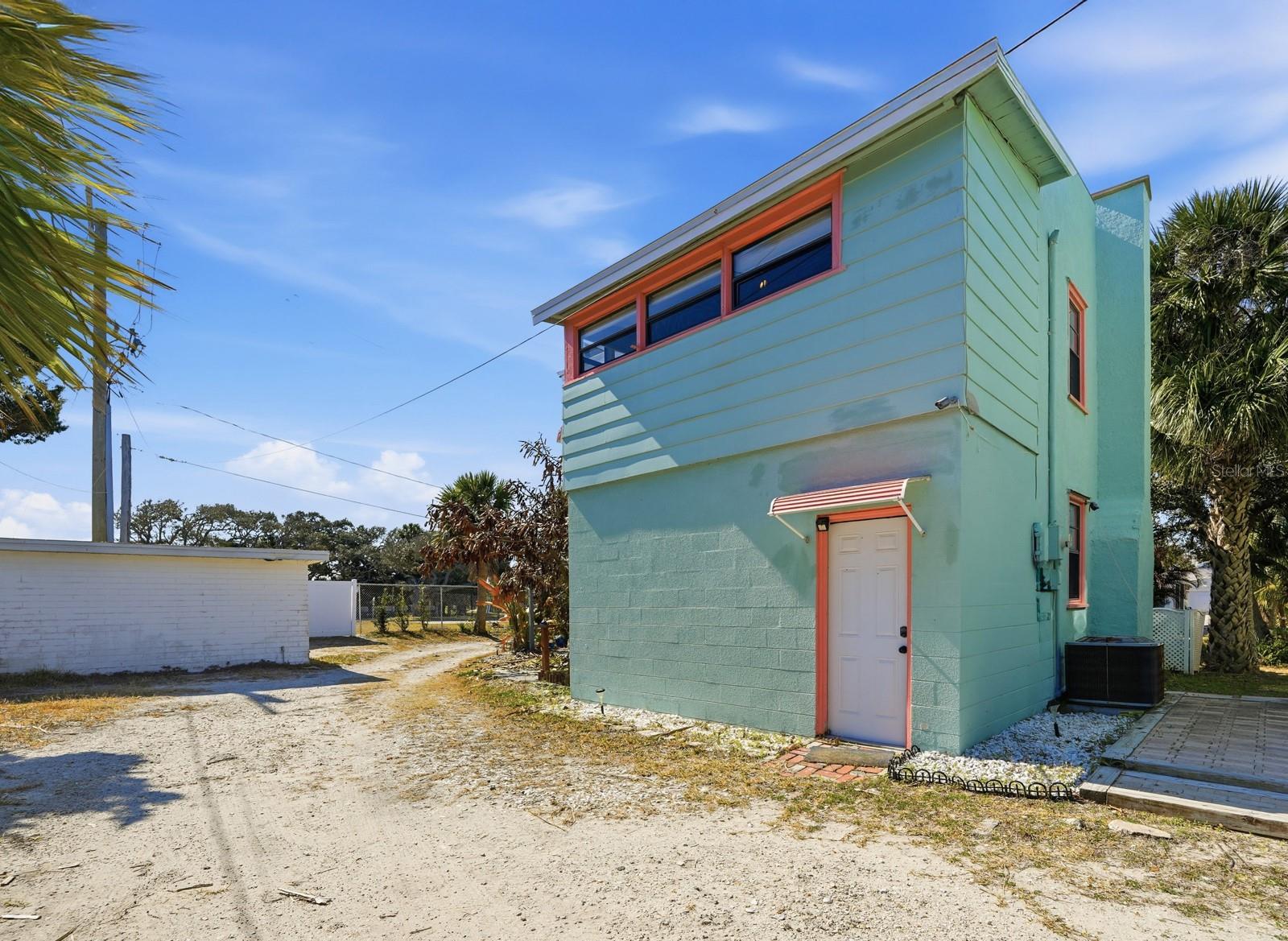 Image 26 of 42 For 7 Clarendon Court