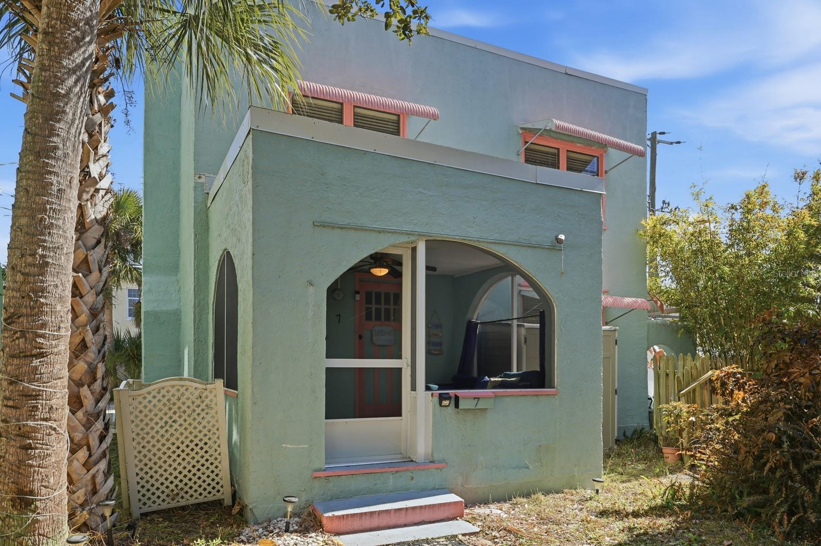 Image 28 of 42 For 7 Clarendon Court