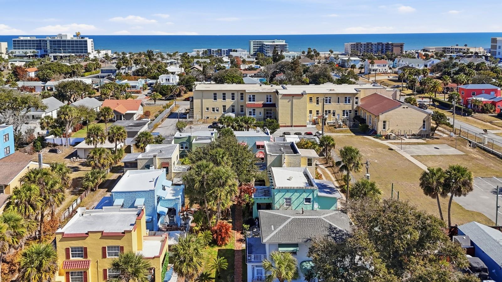 Image 35 of 42 For 7 Clarendon Court