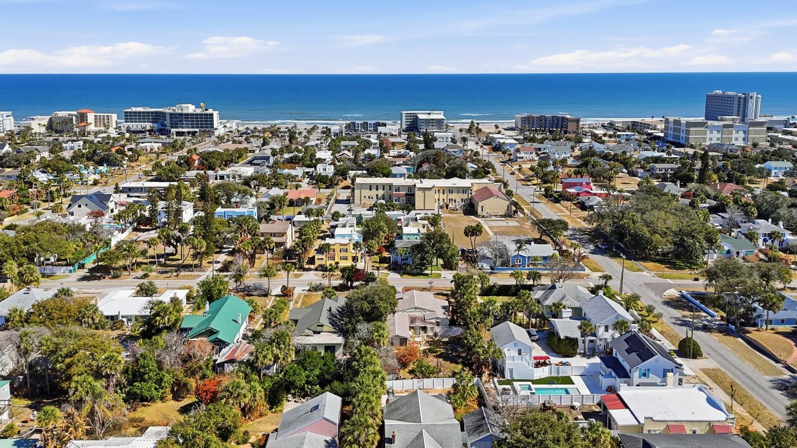 Image 37 of 42 For 7 Clarendon Court