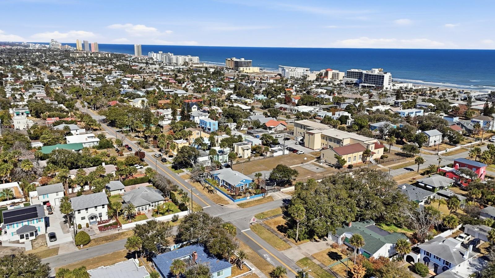 Image 38 of 42 For 7 Clarendon Court