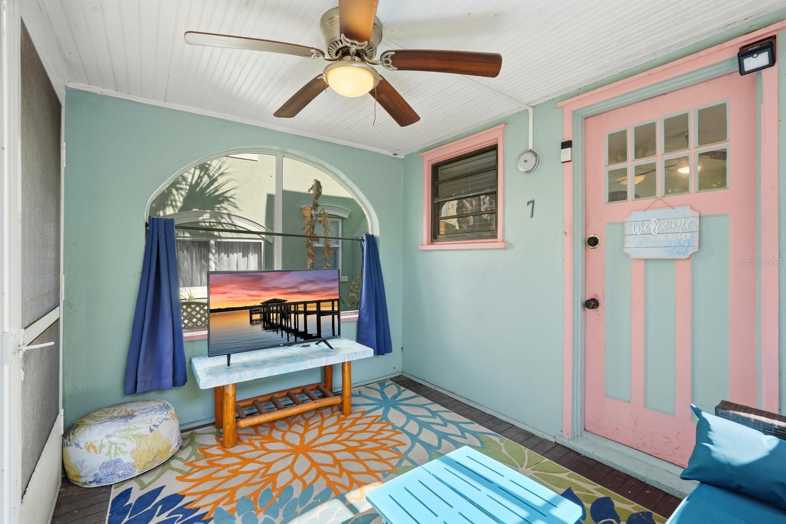 Image 7 of 42 For 7 Clarendon Court