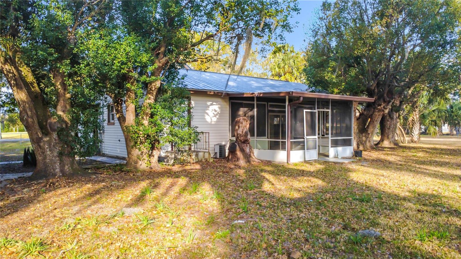 Image 12 of 65 For 5759 Lake Street