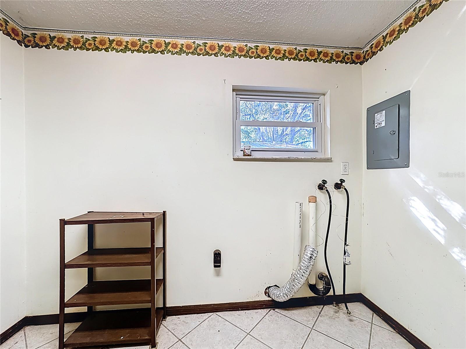 Image 42 of 65 For 5759 Lake Street