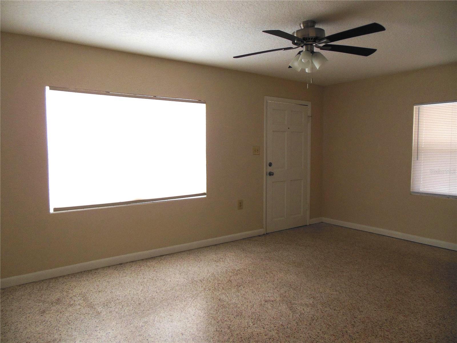 Image 2 of 6 For 1727 Pine Avenue