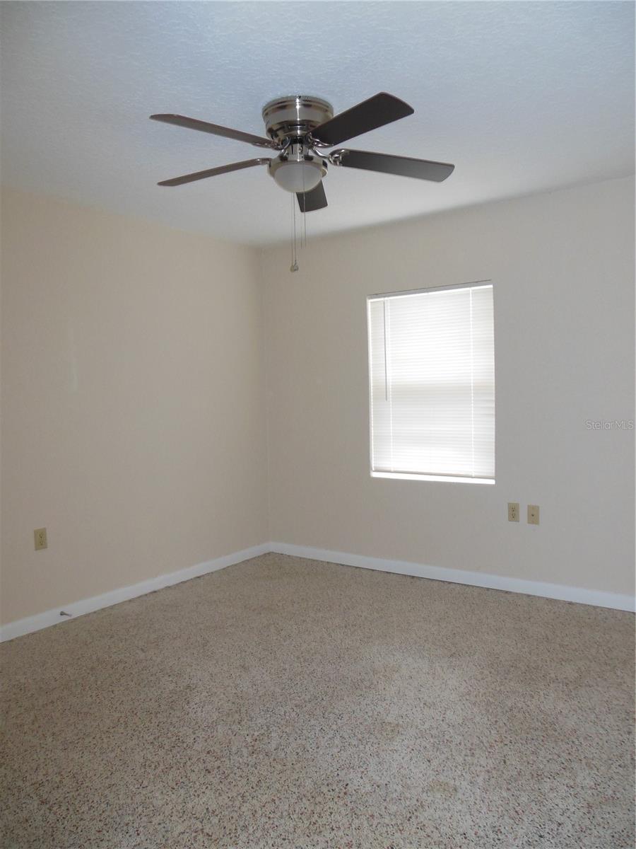 Image 4 of 6 For 1727 Pine Avenue