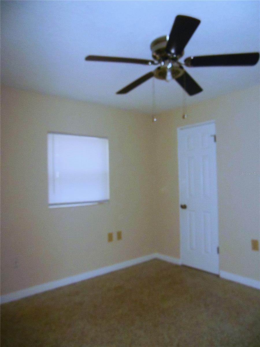 Image 5 of 6 For 1727 Pine Avenue