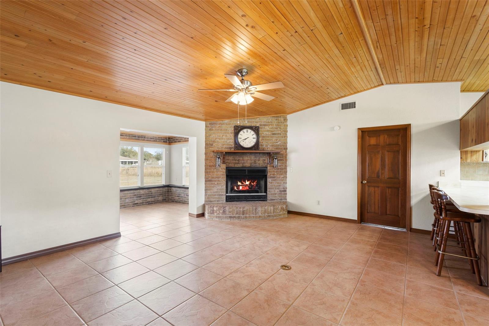 Image 24 of 46 For 4745 Grand Avenue