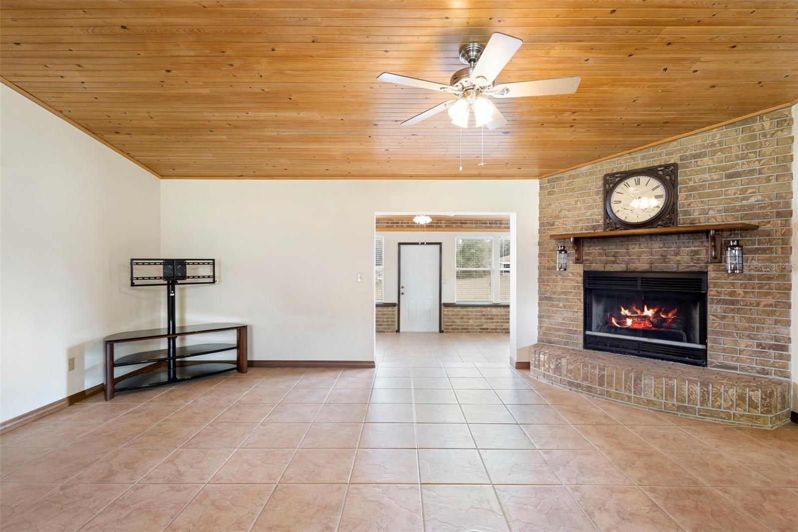 Image 26 of 46 For 4745 Grand Avenue