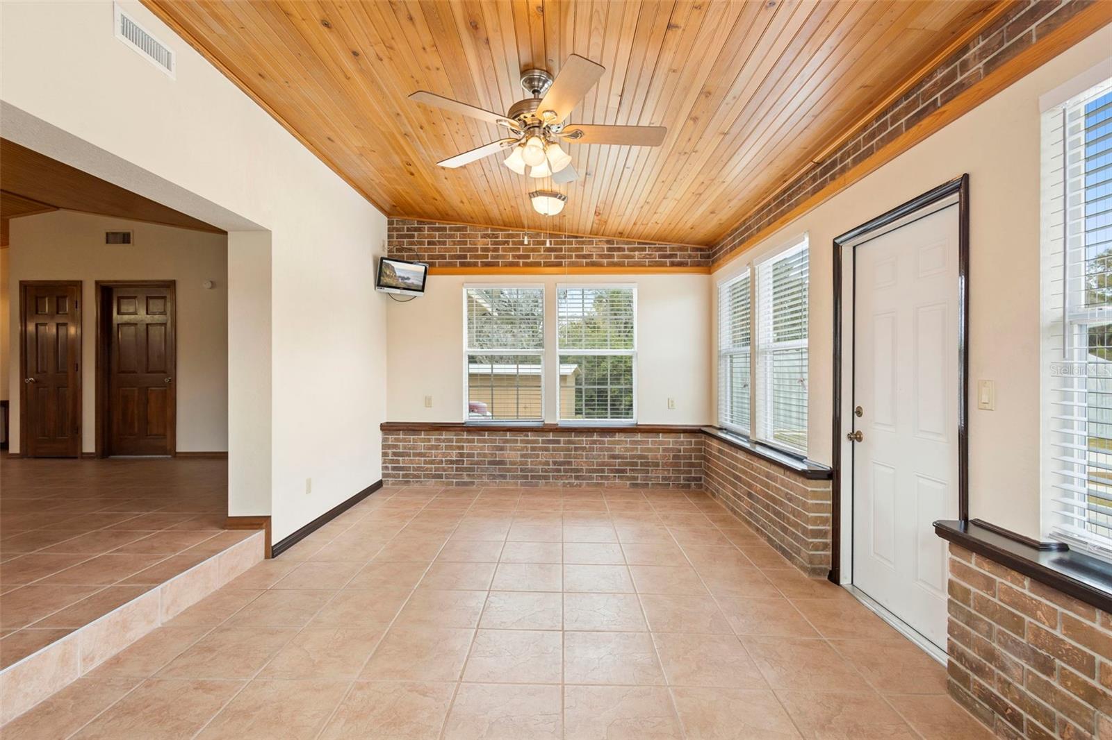 Image 39 of 46 For 4745 Grand Avenue