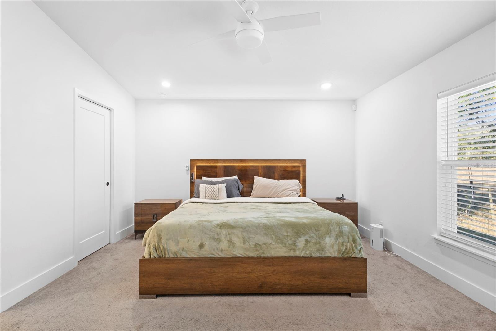 Image 23 of 35 For 1465 20th Street